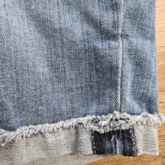 Signature Levi Strauss Mid Rise Bermuda Medium Wash Cuffed Denim Jeans Shorts 8 - Picture 5 of 12